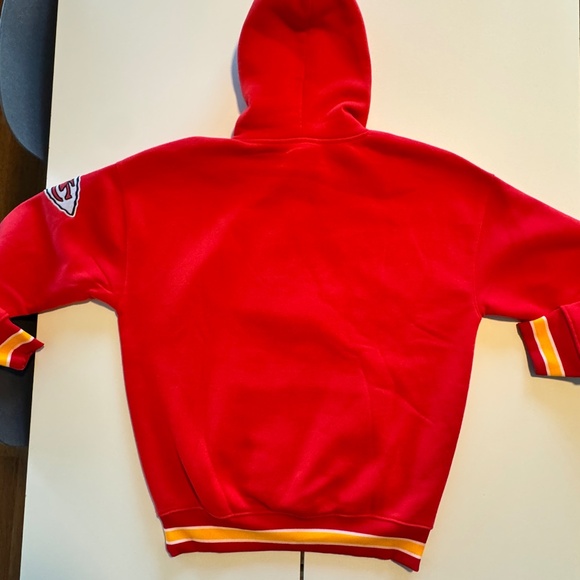 NEW Kansas City Chiefs Hoodie - Men’s Medium - Red Yellow NFL Team Apparel NWT - Picture 6 of 15